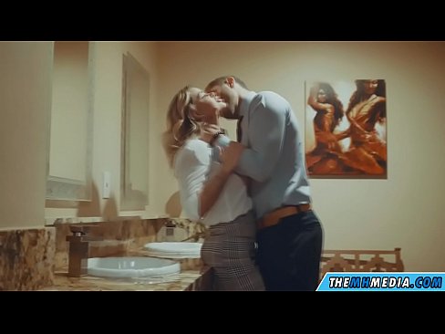 ❤️ Wenn eine vollbusige Blondine dich in einer öffentlichen Toilette verführt ️ Anal video bei de.downloadassertion.top ❤